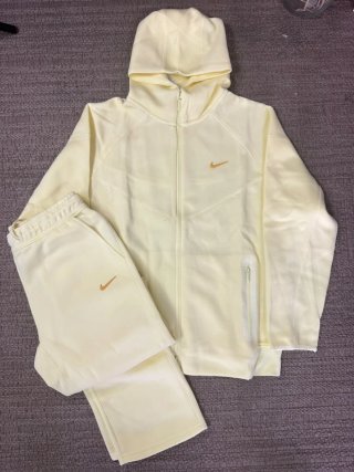 Conjunto Nike Chándal Amarillo