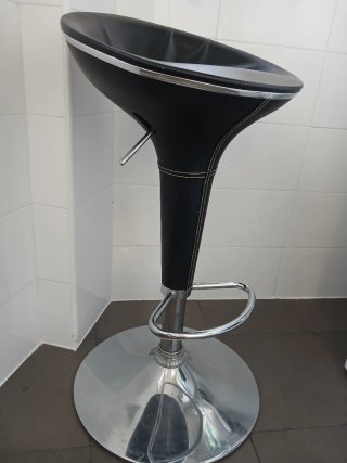 2 Taburetes Altos Diseño Moderno