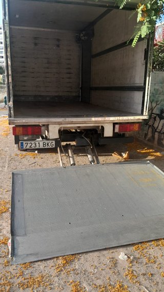 Servicio profesional de transporte y mudanzas en l