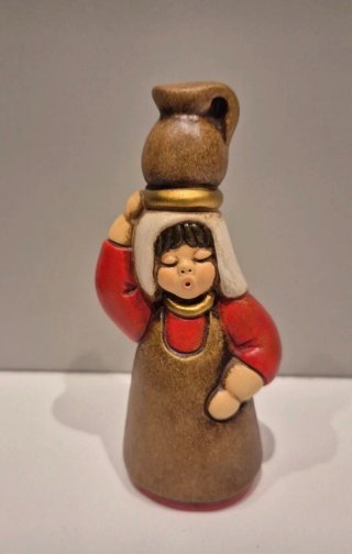 Donna con anfora presepe Thun