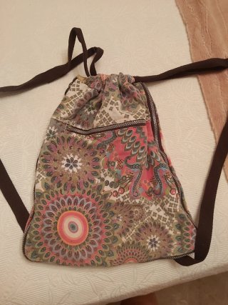 Mochila cómoda multicolor con estampado