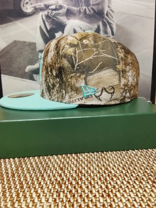 Gorra New Era 59Fifty Camuflaje y Teal Talla7.1/4