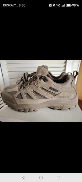 Zapatillas Trekking Mujer Izas Beige/Marrón