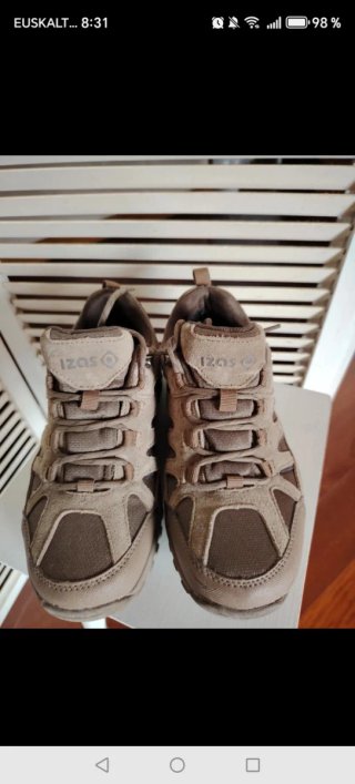 Zapatillas Trekking Mujer Izas Beige/Marrón
