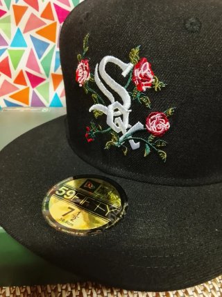 Gorra New Era 59Fifty Negra Flores Talla7.1/4