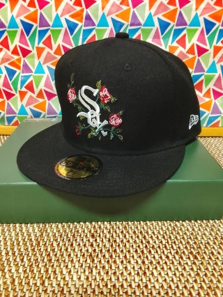 Gorra New Era 59Fifty Negra Flores Talla7.1/4