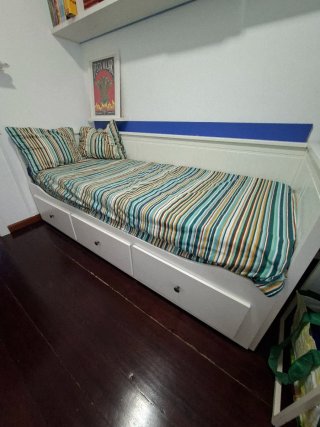 Cama Diván Ikea Hemnes 80x200 con poco uso