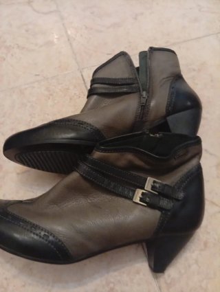 Botines de piel Martinelli negros y grises