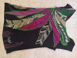 Camiseta Desigual Estampado Plumas Multicolor