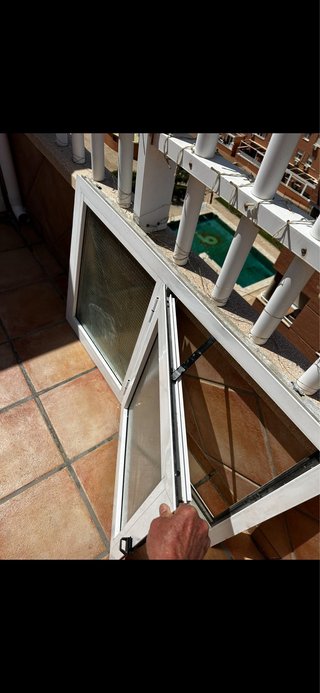 Ventana aluminio blanco 69x120