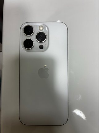 iPhone 16 Pro 128GB Blanco + carcasas