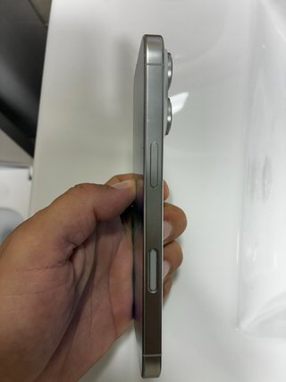 iPhone 16 Pro 128GB Blanco + carcasas
