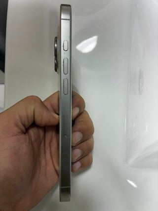 iPhone 16 Pro 128GB Blanco + carcasas