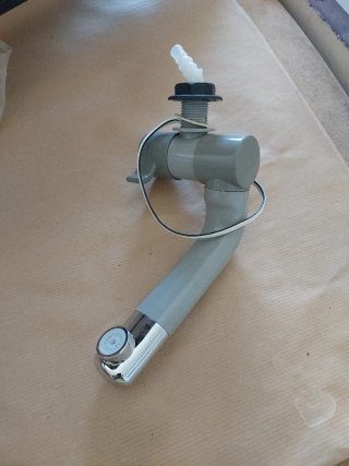 Grifo caravana agua 12V