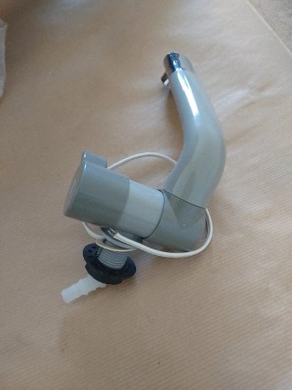 Grifo caravana agua 12V