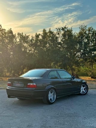 BMW Serie 318 is 170.000km
