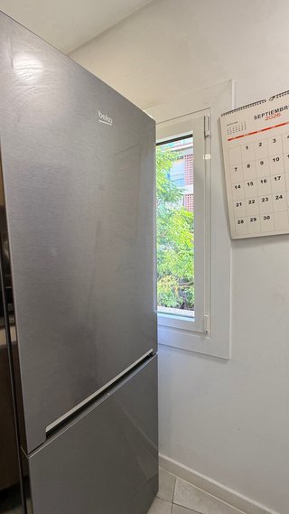Nevera Beko en buen estado