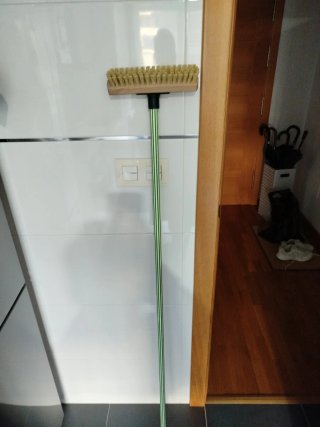 Cepillo cerdas duras mango verde