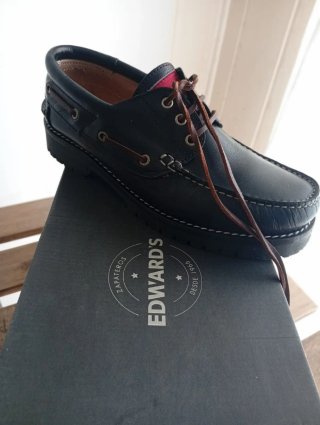 Náuticos Edward's piel negra T41