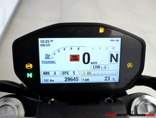 DUCATI MONSTER 821