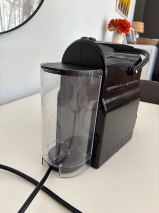 Cafetera Nespresso Negra