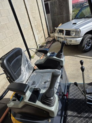 Miniexcavadora 1.8 Ton