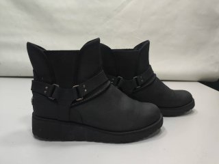 Botines UGG Negros Talla 38