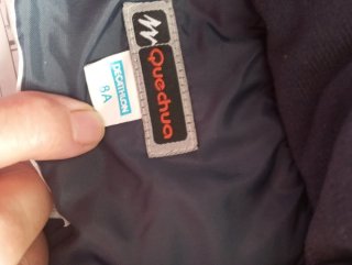 Mono y casco de esquí Quechua rojo