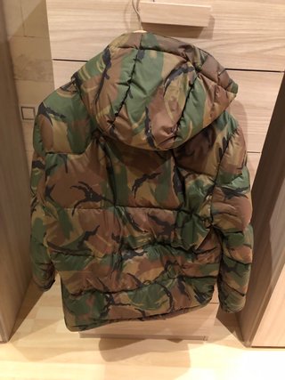 Chaqueta plumas Ralph Lauren.