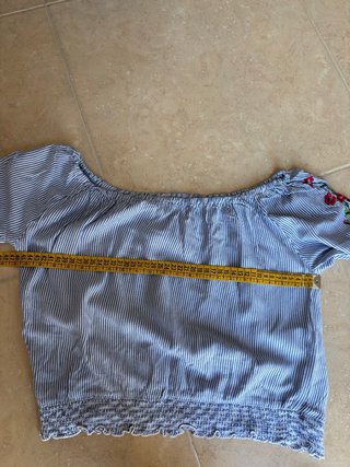 Blusa Hollister Talla S Rayas Flores Rojas