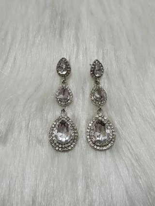 Orecchini lunghi argentati con strass