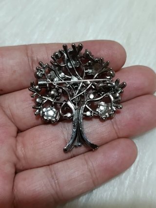 Broche árbol de la vida con piedras multicolor