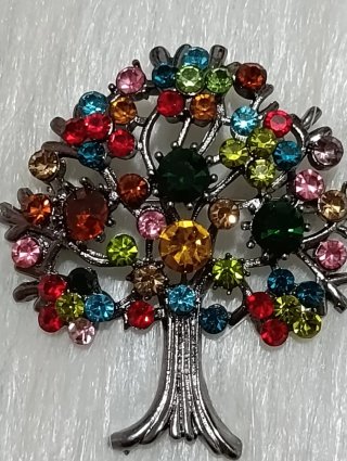 Broche árbol de la vida con piedras multicolor