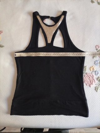 Top Kartika nero con paillettes scollo americano