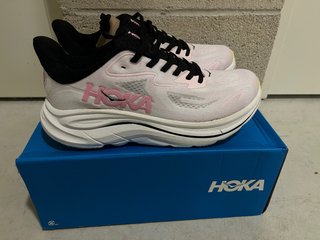 Zapatillas Hoka Mujer Rosa y Blanco