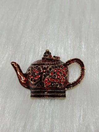 Broche Tetera Roja y Dorada con Pedrería