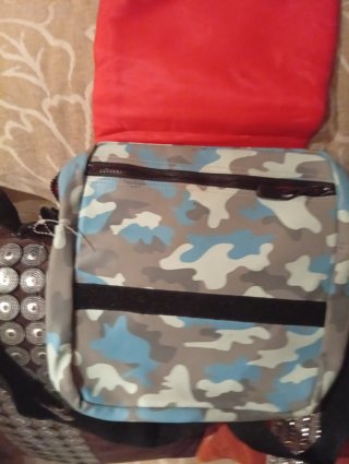 Bolso Kukumusu Camuflaje con Mariquitas