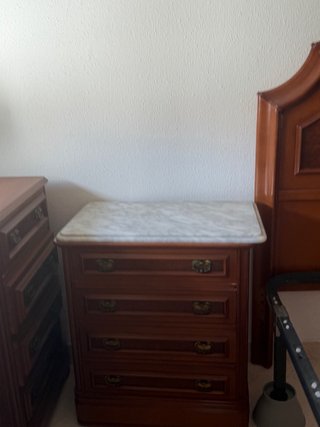 Comodino in legno e marmo