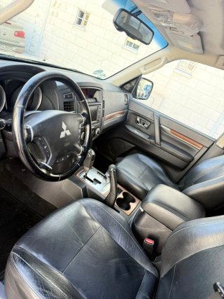 Mitsubishi Pajero 3.2 DI-D 200CV Instyle Auto 4x4