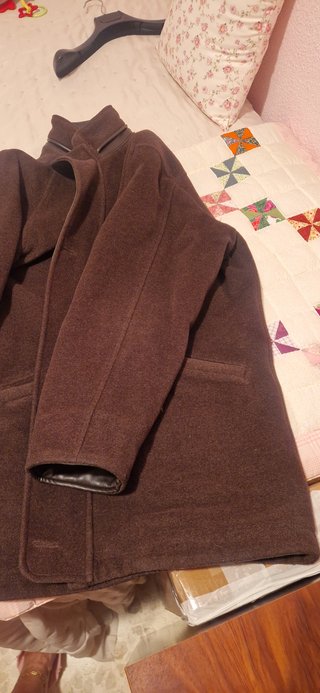 Chaquetón de lana marrón