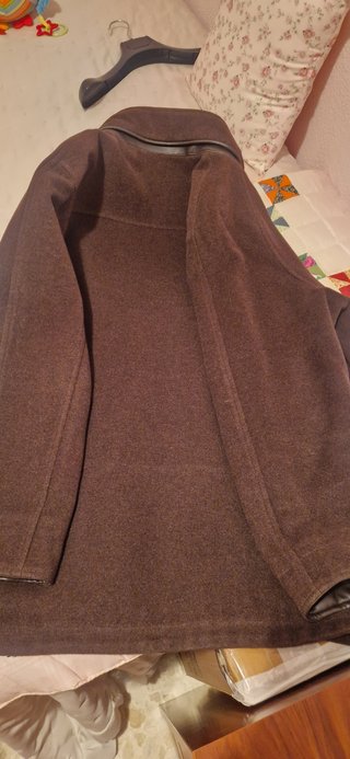 Chaquetón de lana marrón