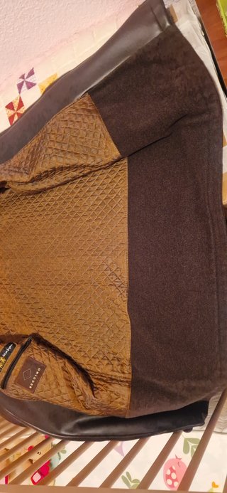 Chaquetón de lana marrón