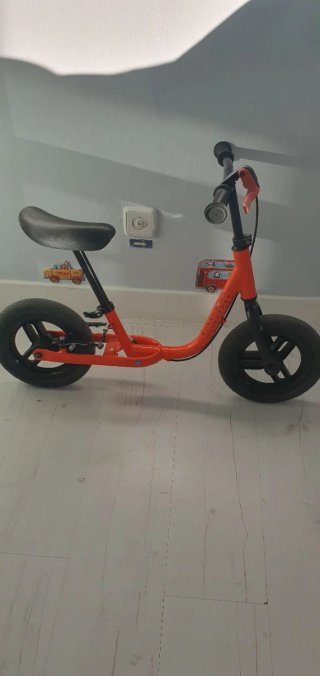Bicicleta sin pedales para niño/a