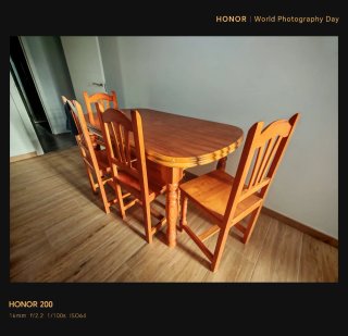 Mesa de comedor y 4 sillas de madera
