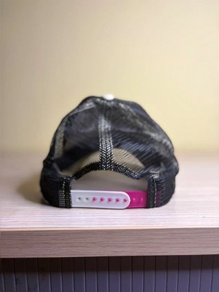 Cappellino Trucker New Era Nero Grafica...