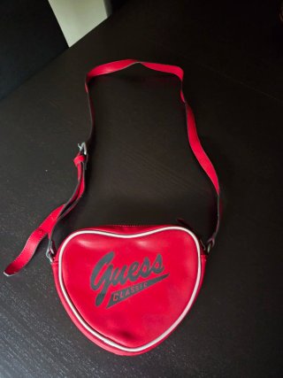 Bolso Corazón Guess Rojo