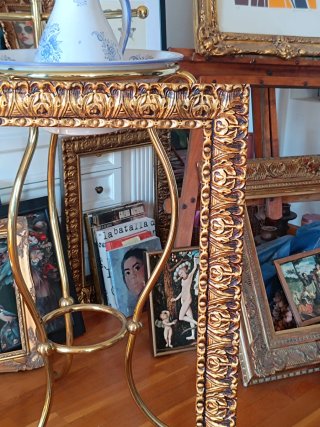 Marco antiguo dorado