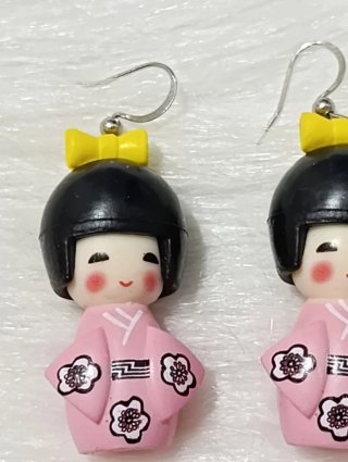 Pendientes Muñeca Kokeshi Rosa y Negra