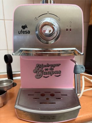Cafetera Ufesa x La Vecina Rubia.
