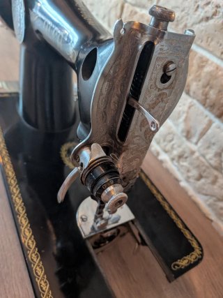 Máquina de coser Alfa antigua